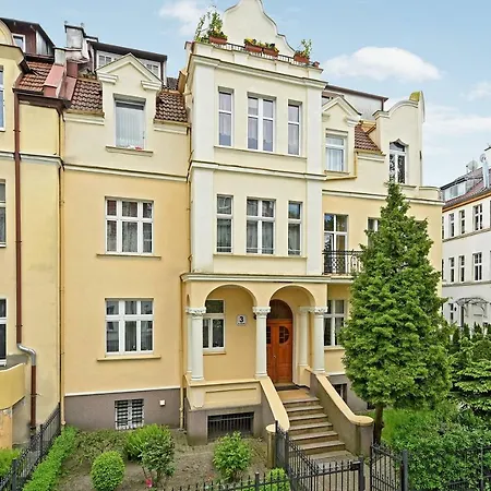 Apartment Dom & House - Helska